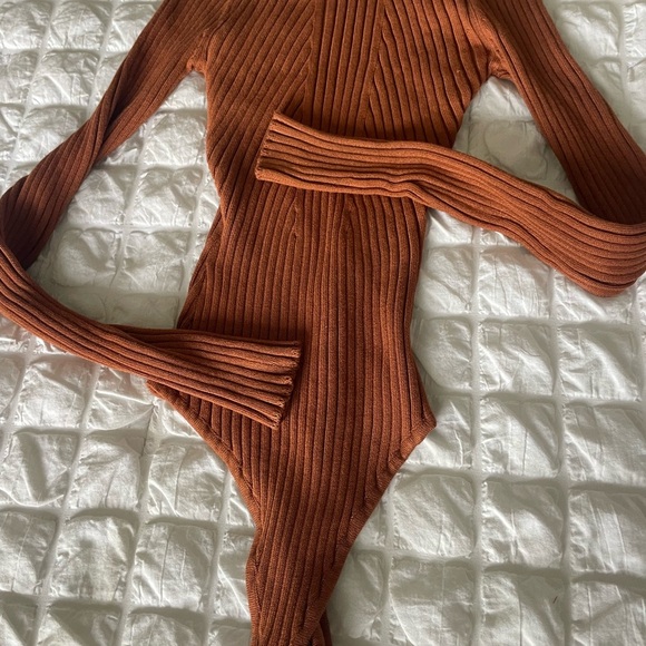 Hera Collection Rust Ribbed Bodysuit - Picture 2 of 7